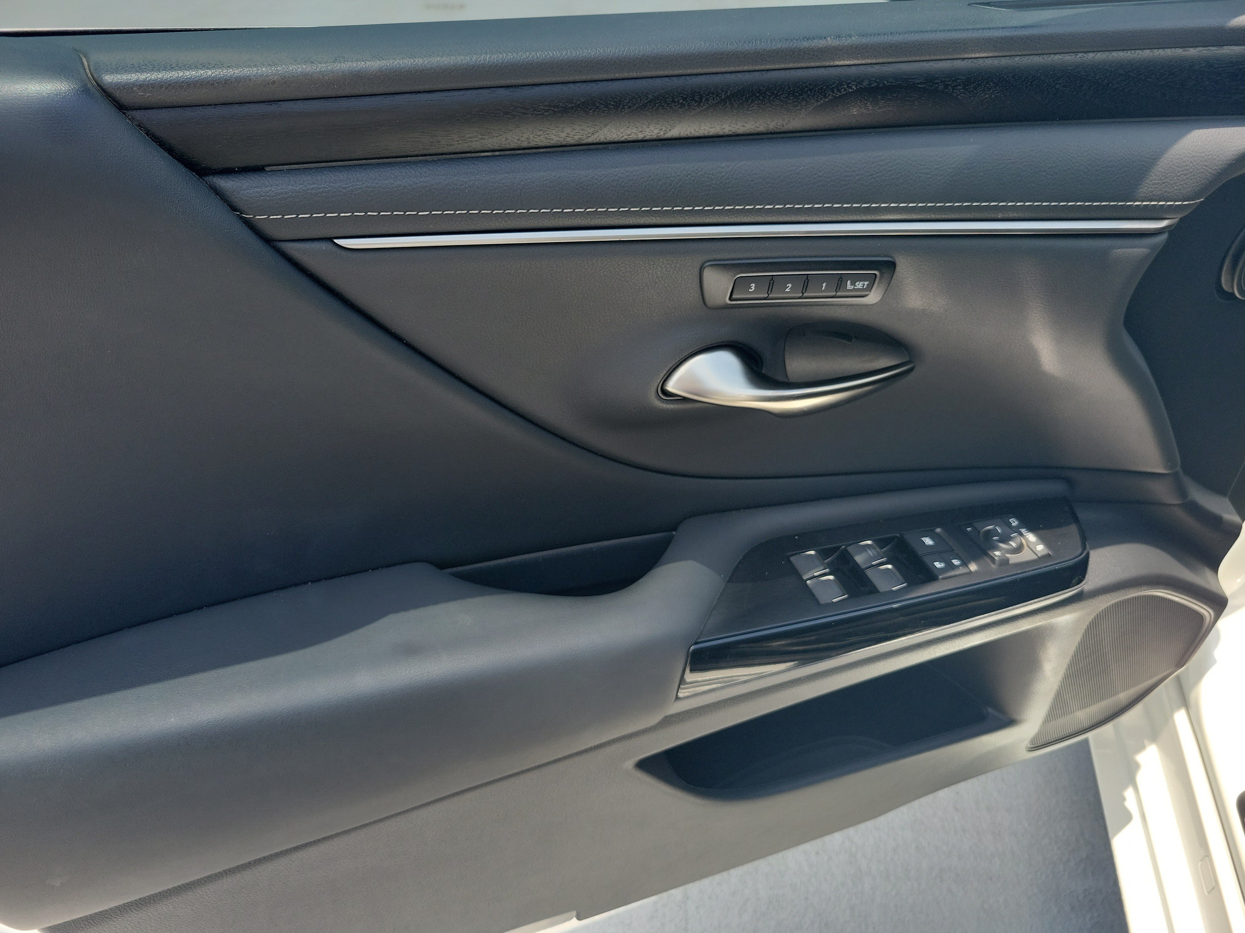 Certified 2024 Lexus ES 350 w/ Technology Package FWD image 19