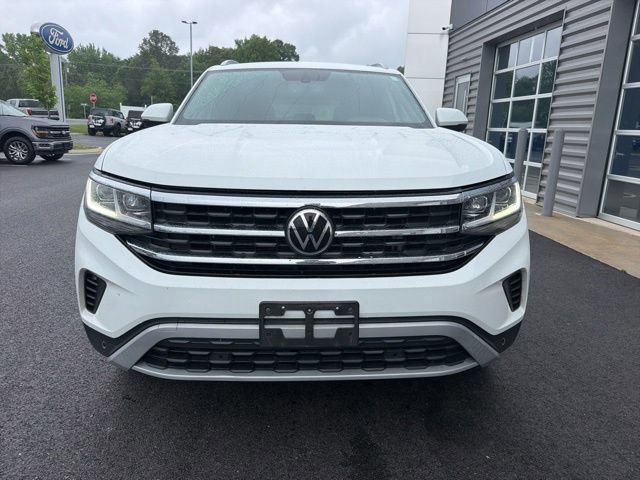 Used 2022 Volkswagen Atlas Cross Sport SE w/ Panoramic Sunroof Package FWD image 2