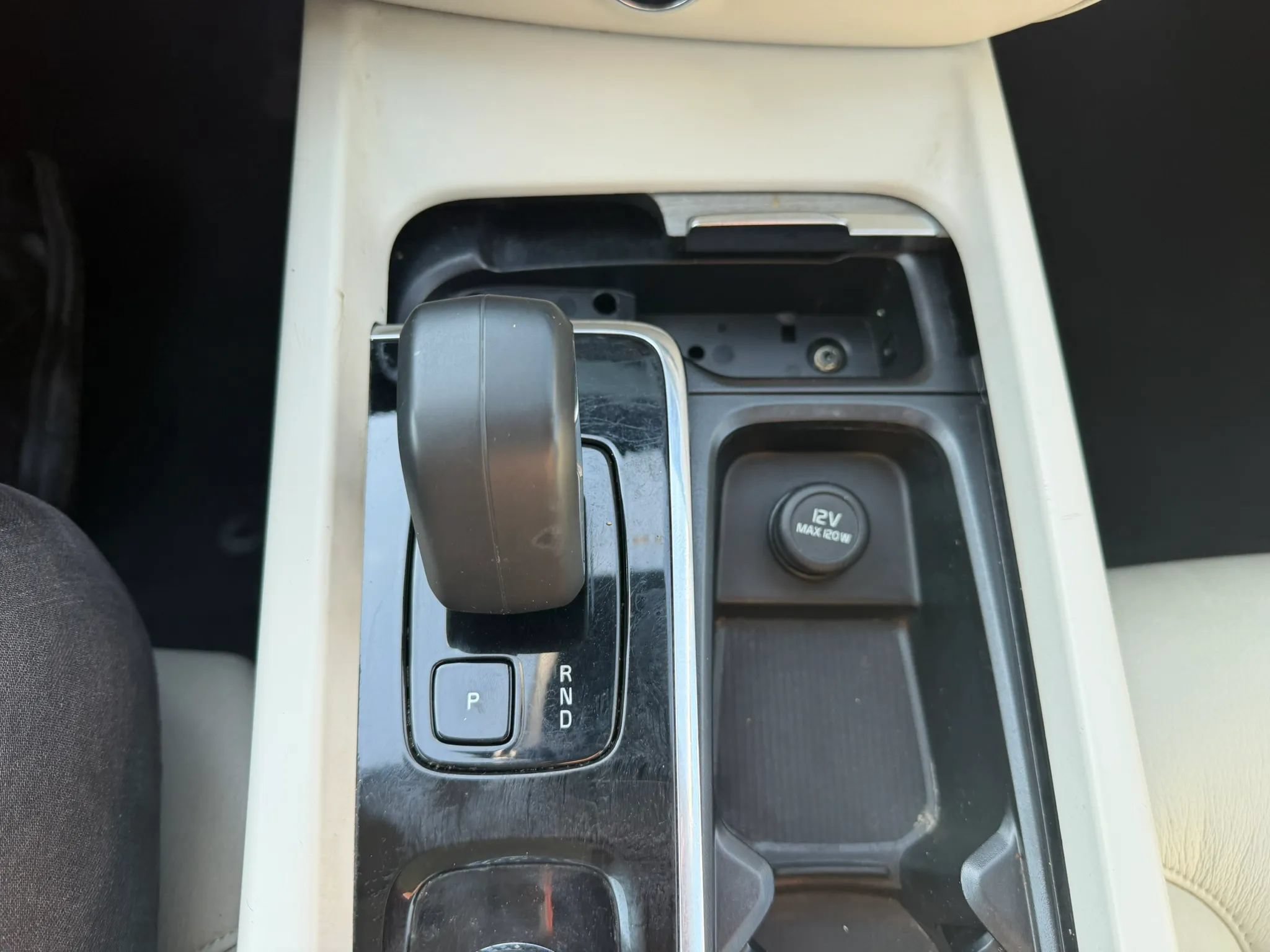 Used 2023 Volvo S60 B5 Plus FWD image 17
