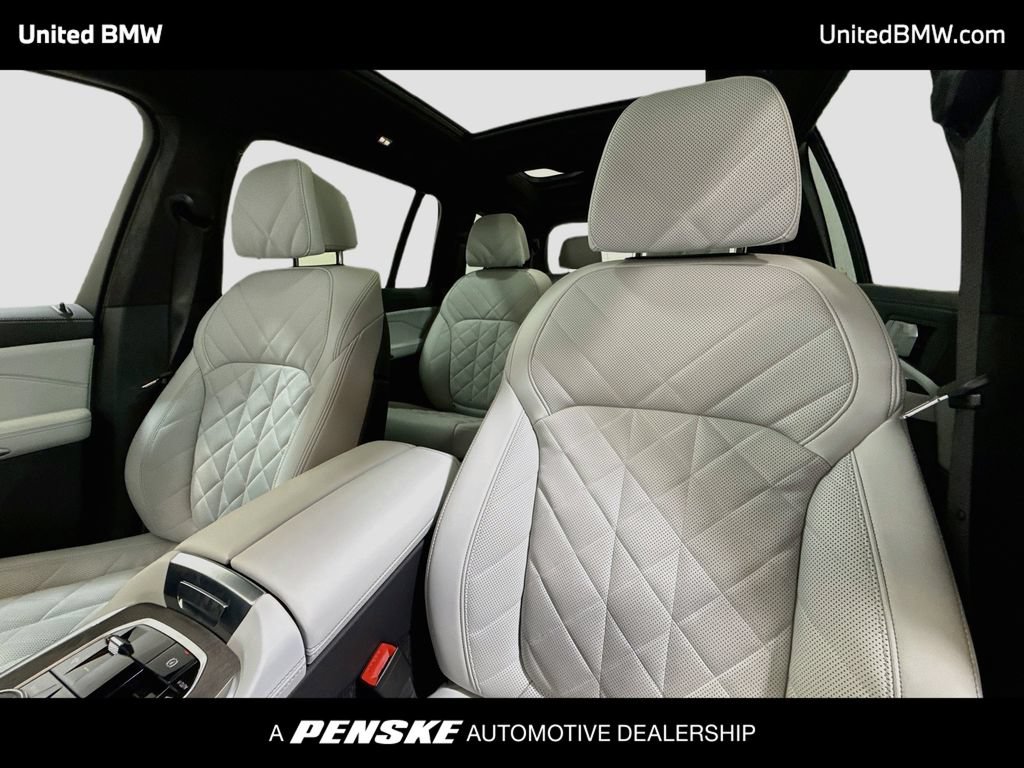 Certified 2025 BMW X7 xDrive40i w/ Parking Assistance Package AWD/4WD image 12