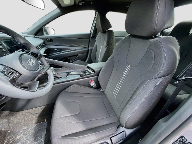 Certified 2026 Hyundai Elantra Sport FWD image 21