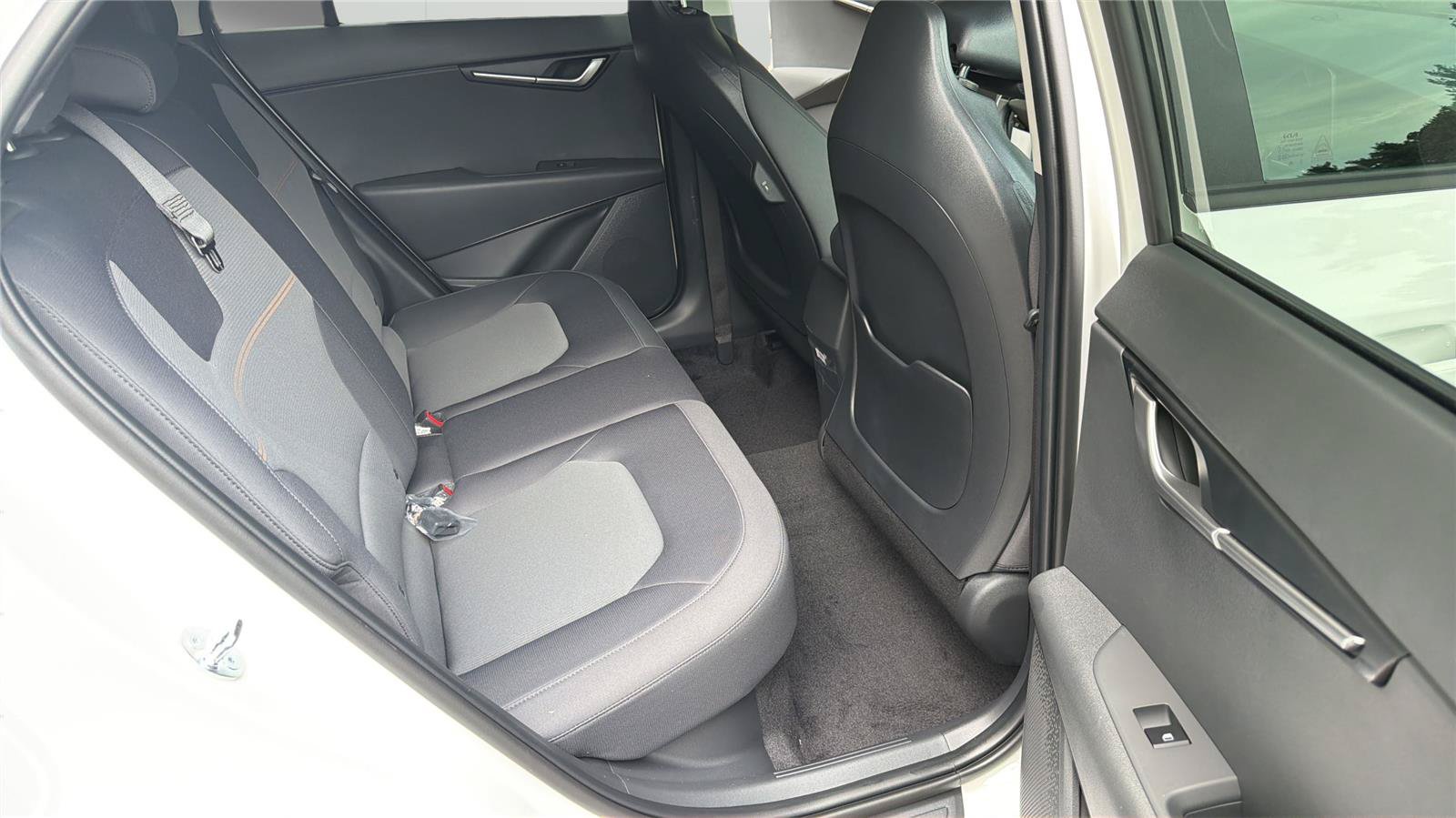 New 2026 Kia Niro LX FWD image 13