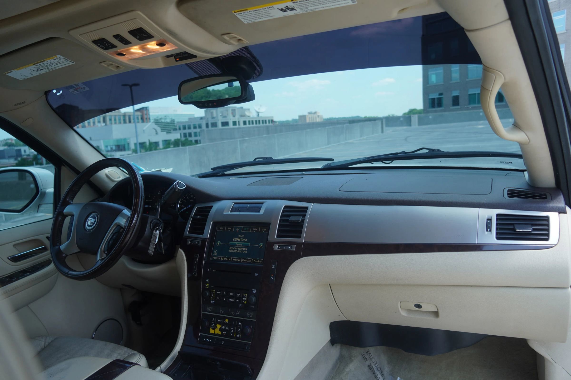 Used 2008 Cadillac Escalade AWD image 6