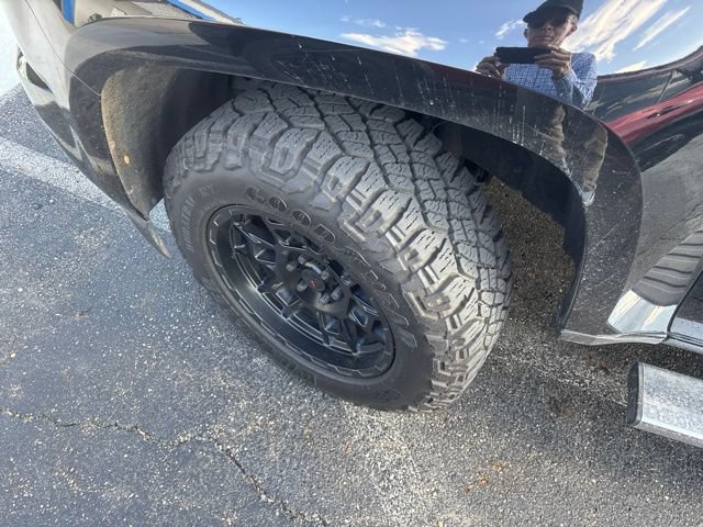 Used 2019 Chevrolet Colorado Z71 AWD/4WD image 7