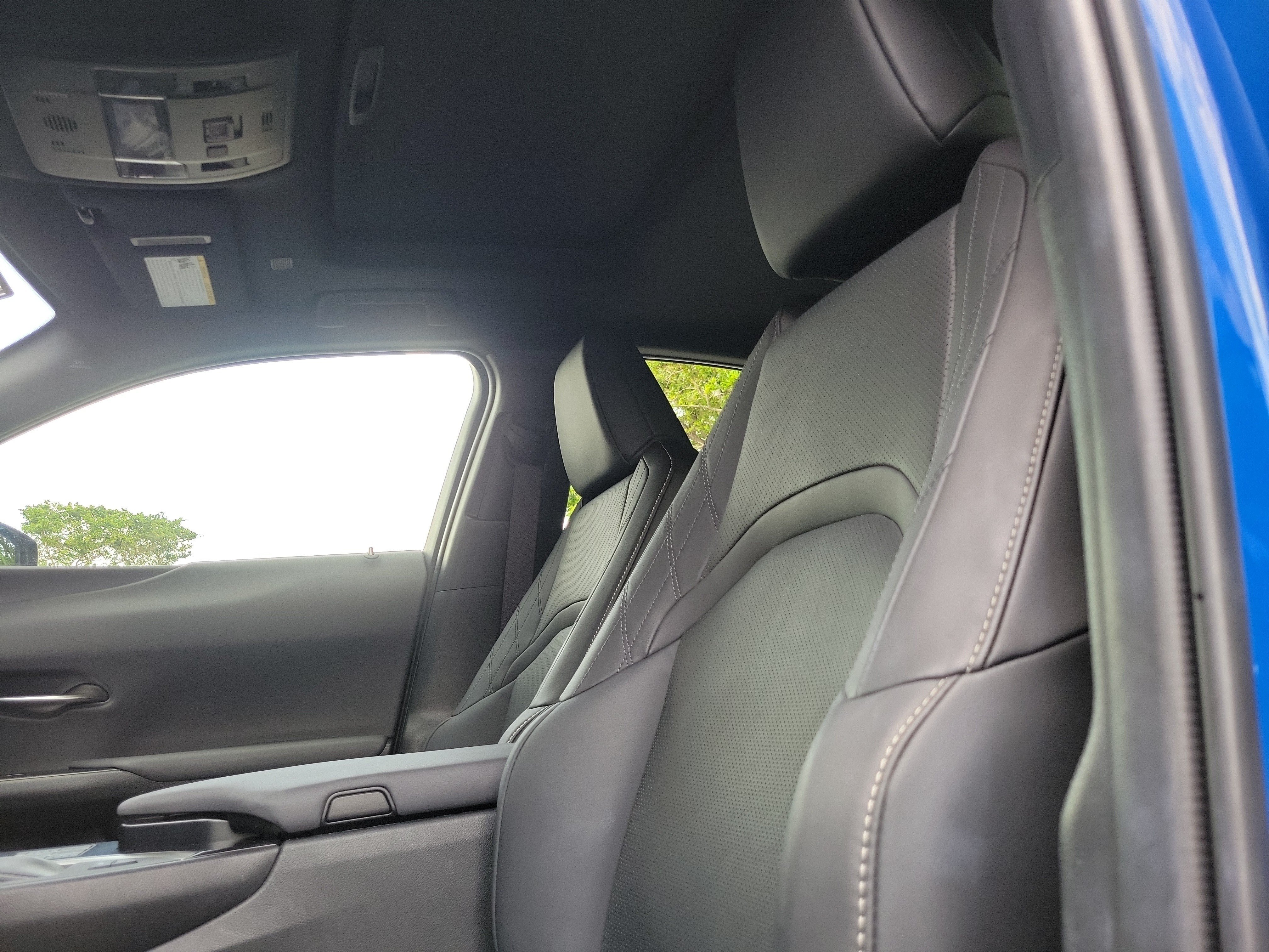 Used 2023 Lexus UX 250h FWD w/ Accessory Package (Z1) image 21