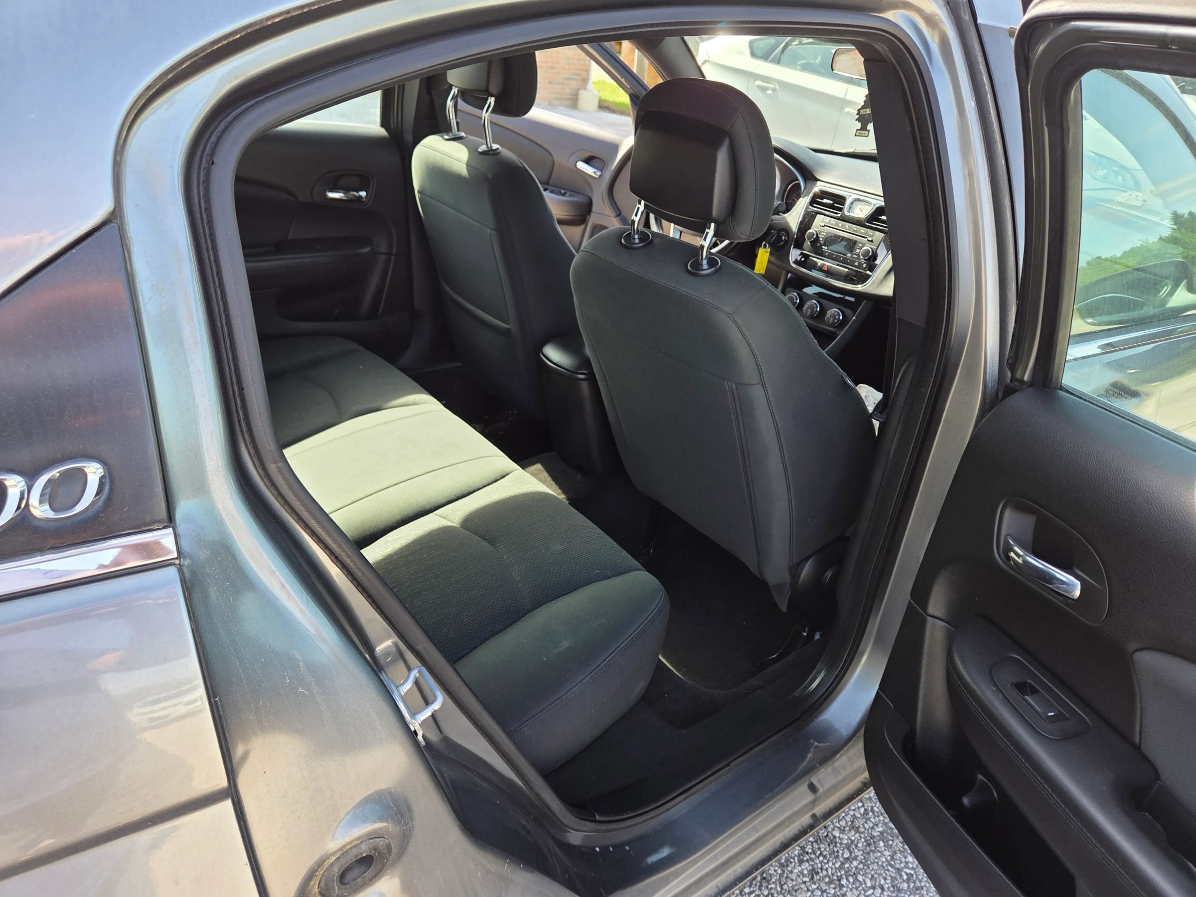 Used 2011 Chrysler 200 Touring FWD image 17