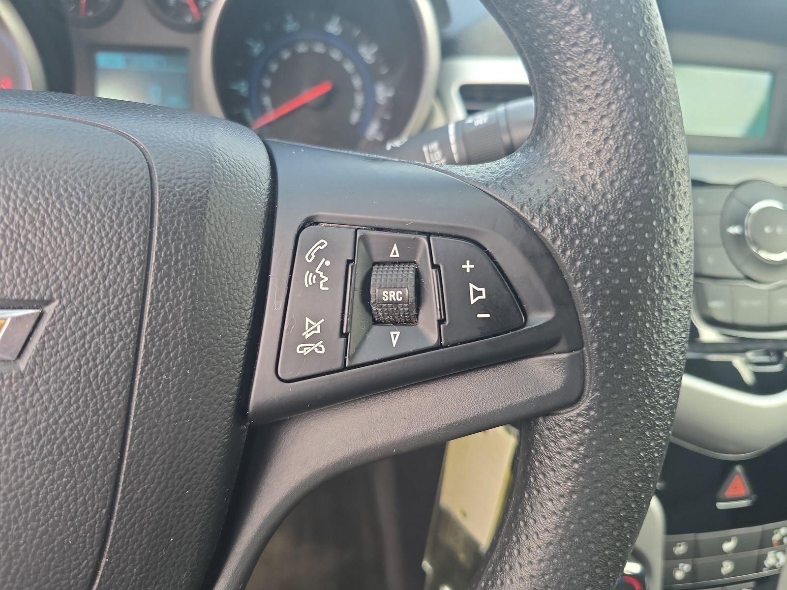 Used 2014 Chevrolet Cruze LS image 21