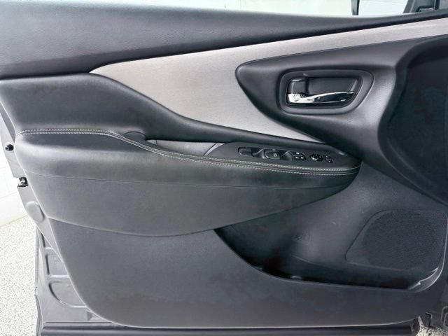 Used 2022 Nissan Murano SV FWD image 16