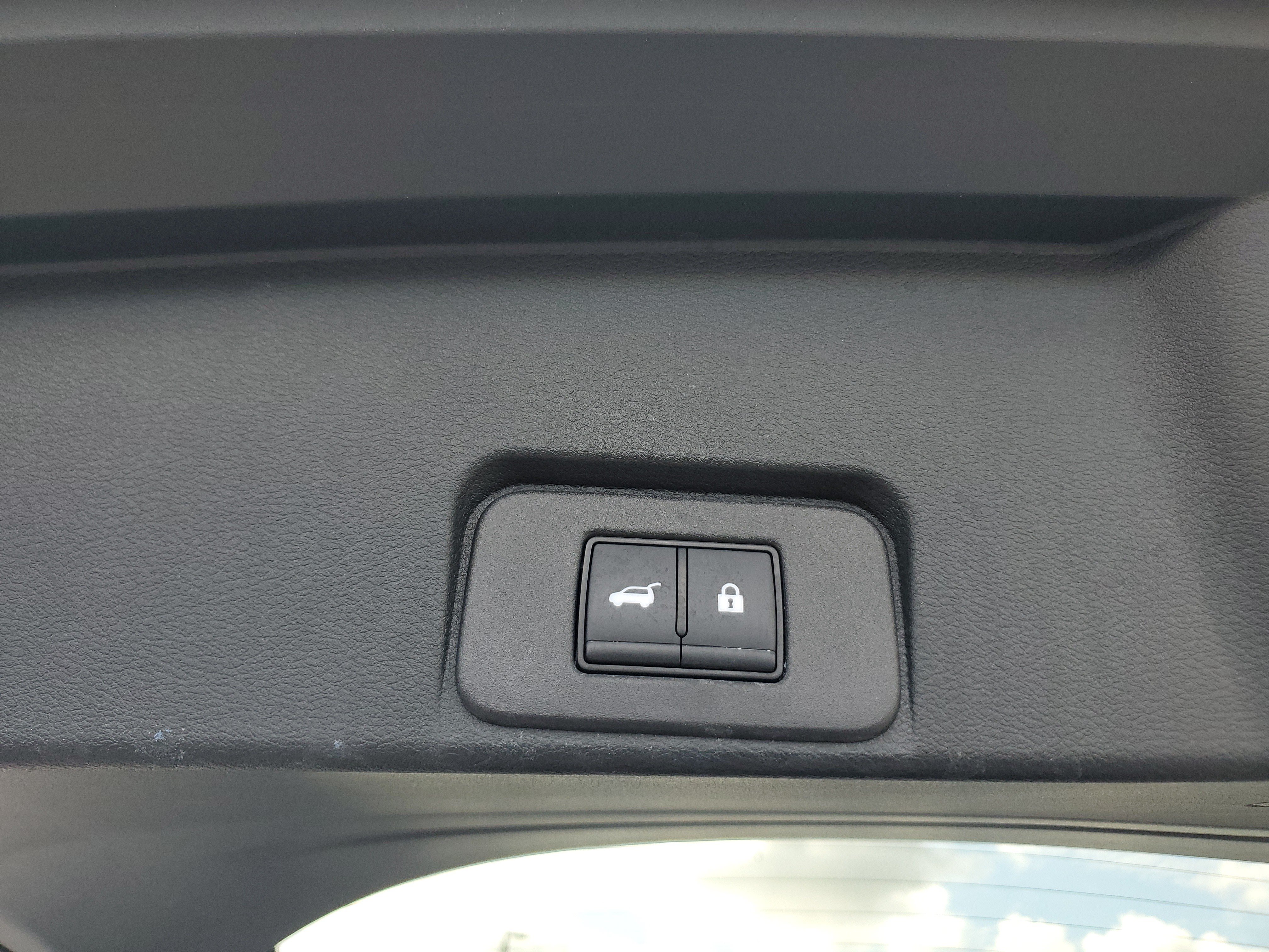 Used 2025 Nissan Rogue SL FWD image 16