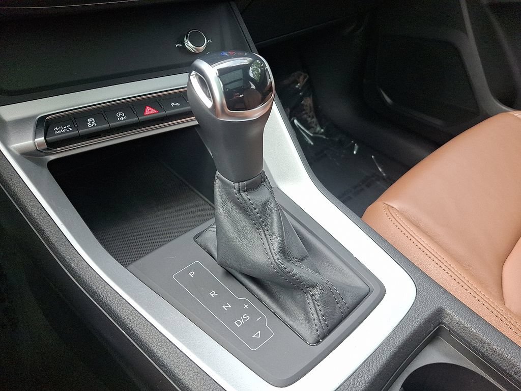 Certified 2025 Audi Q3 2.0T Premium AWD/4WD image 16