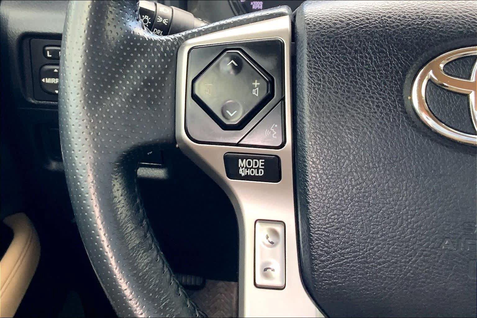 Used 2024 Toyota 4Runner SR5 AWD/4WD image 23