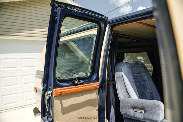 Used 1988 Chevrolet G20 RWD image 72