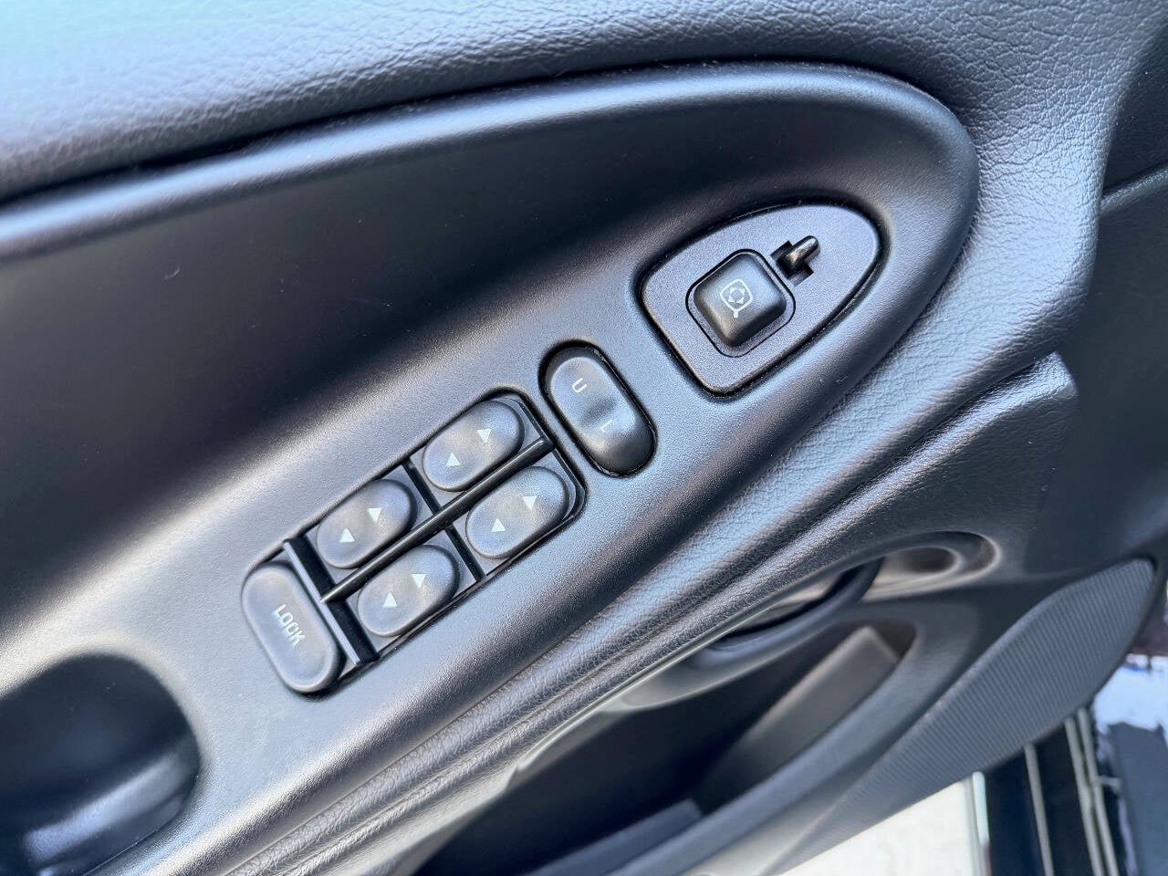 Used 1998 Ford Mustang Cobra image 17