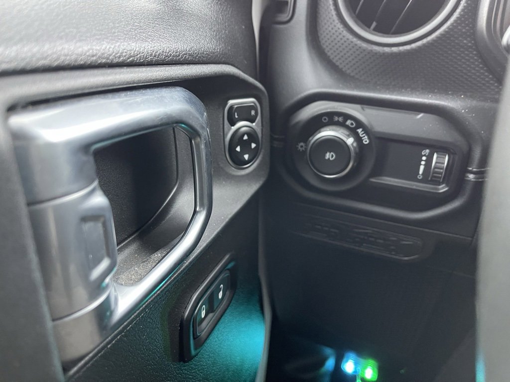 Used 2024 Jeep Wrangler Rubicon image 13