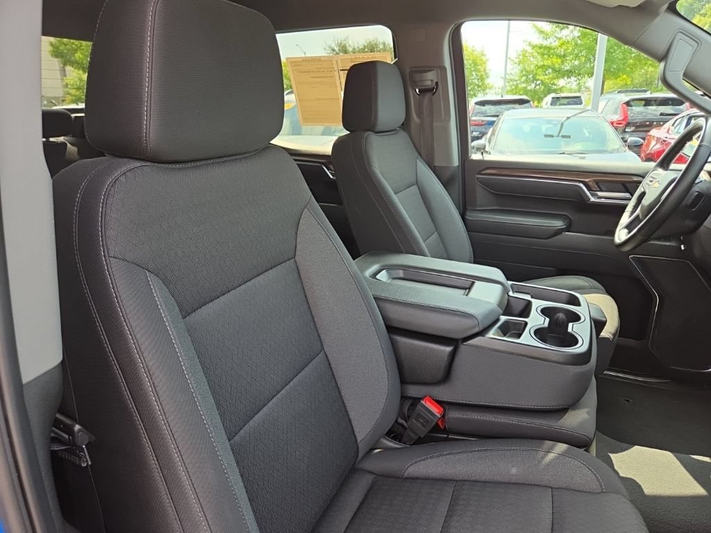 Used 2025 Chevrolet Silverado 1500 LT RWD image 41