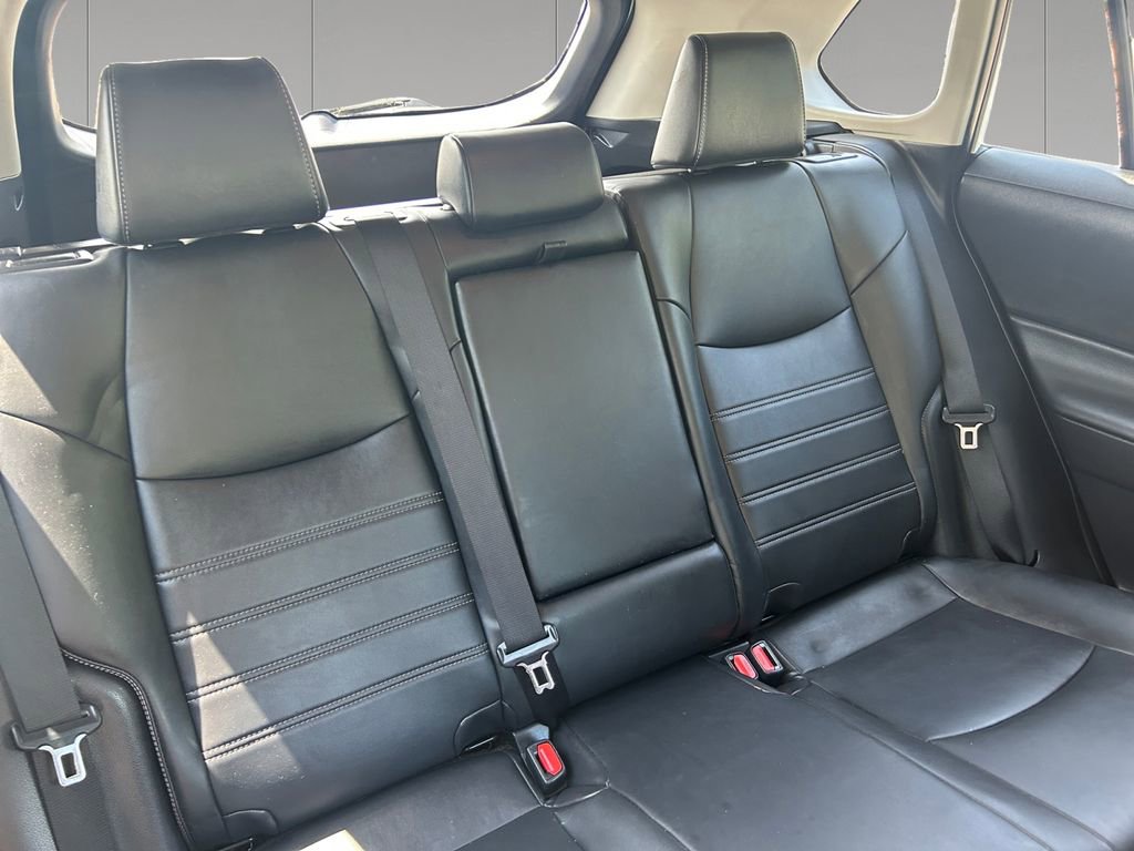 Used 2019 Toyota RAV4 XLE Premium w/ Cold Weather Package AWD/4WD image 18