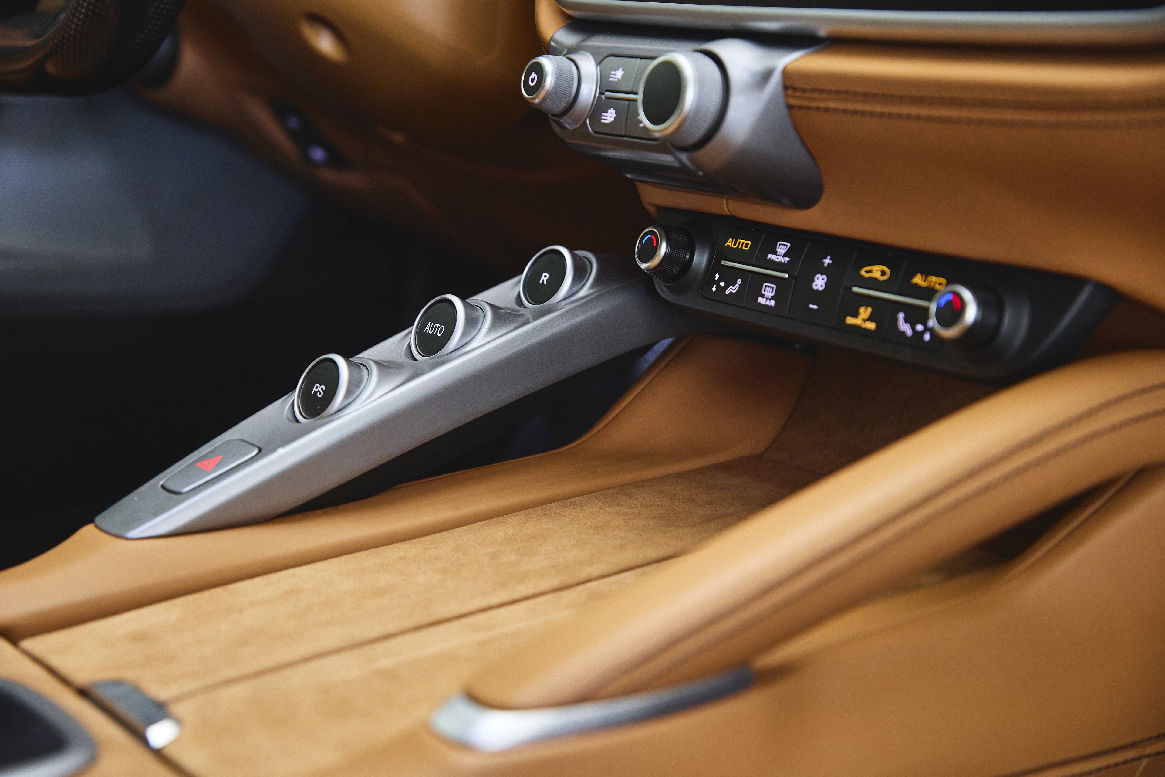 Used 2018 Ferrari GTC4Lusso image 34