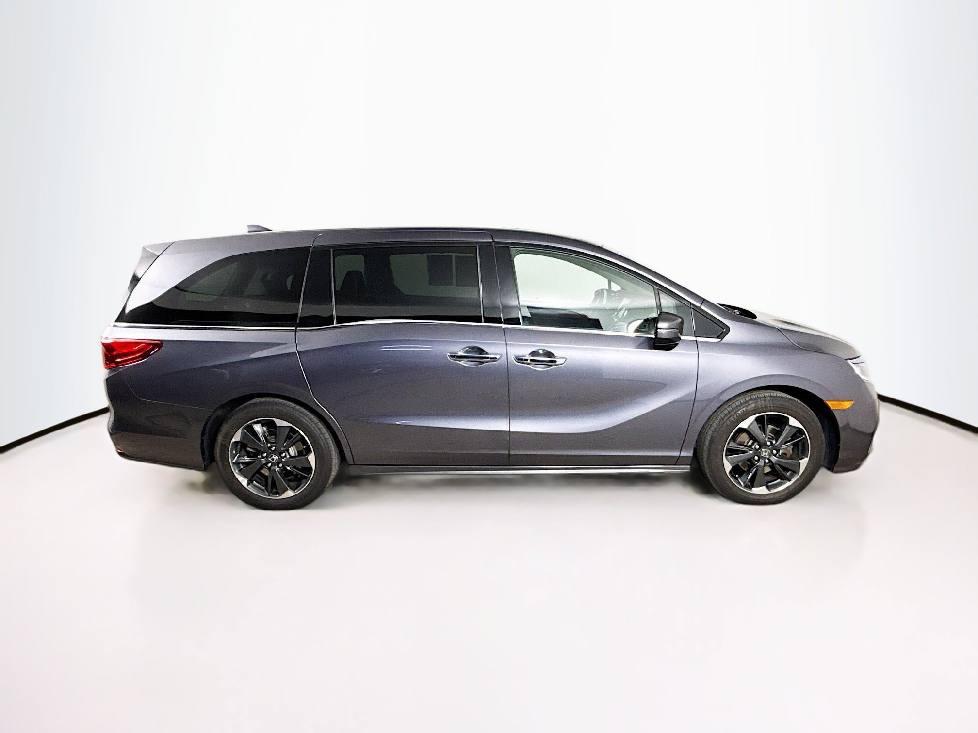 Used 2024 Honda Odyssey Elite image 2