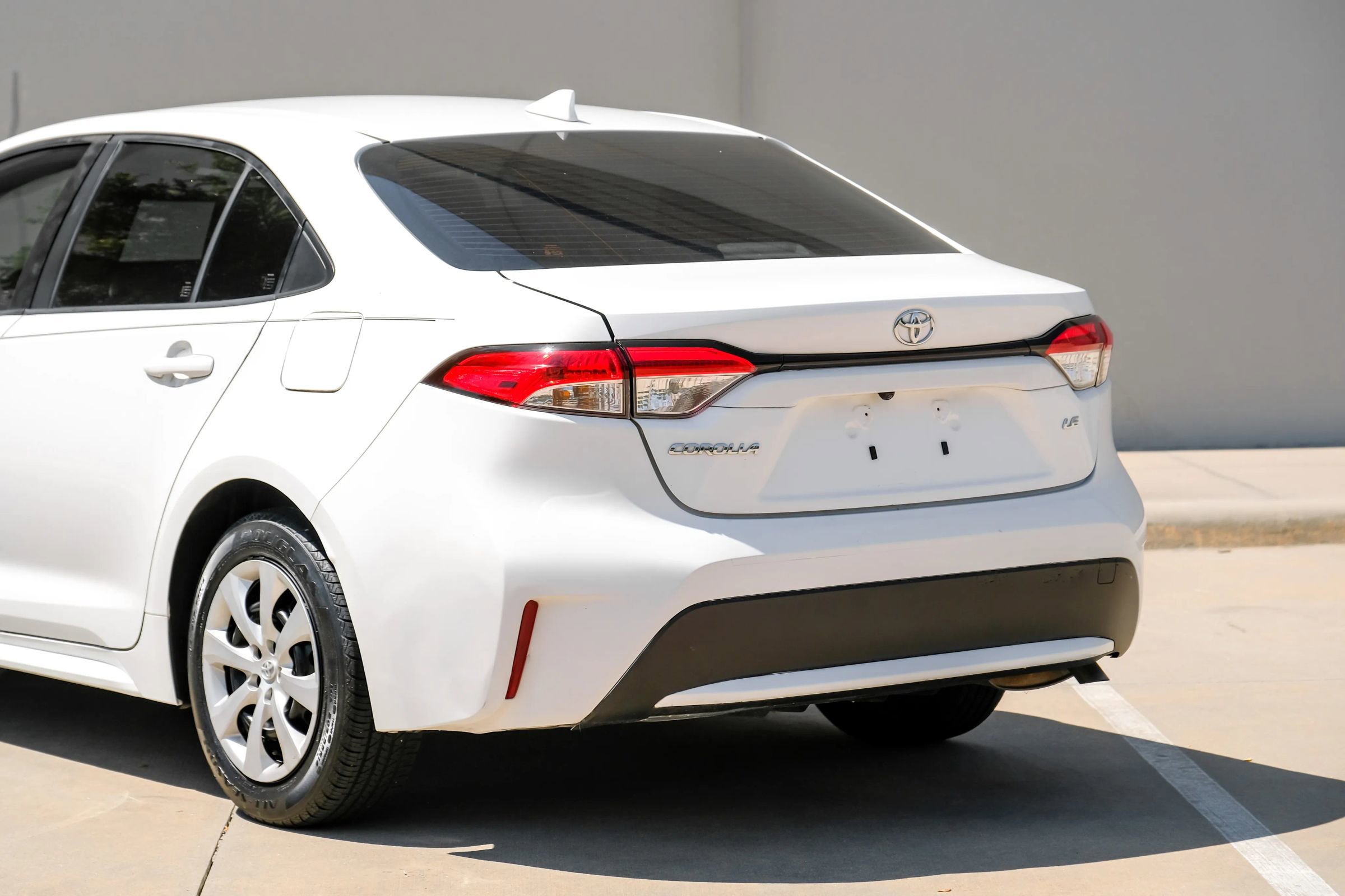 Used 2021 Toyota Corolla LE image 7