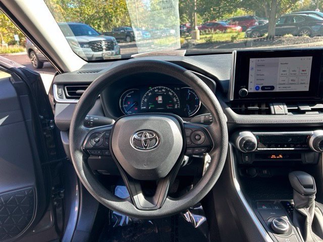 Used 2025 Toyota RAV4 LE AWD/4WD image 21