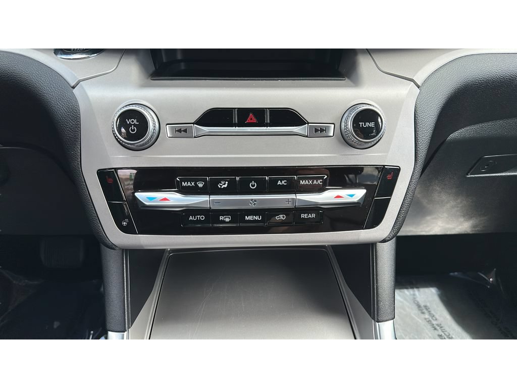 Used 2024 Ford Explorer XLT w/ Equipment Group 202A AWD/4WD image 16