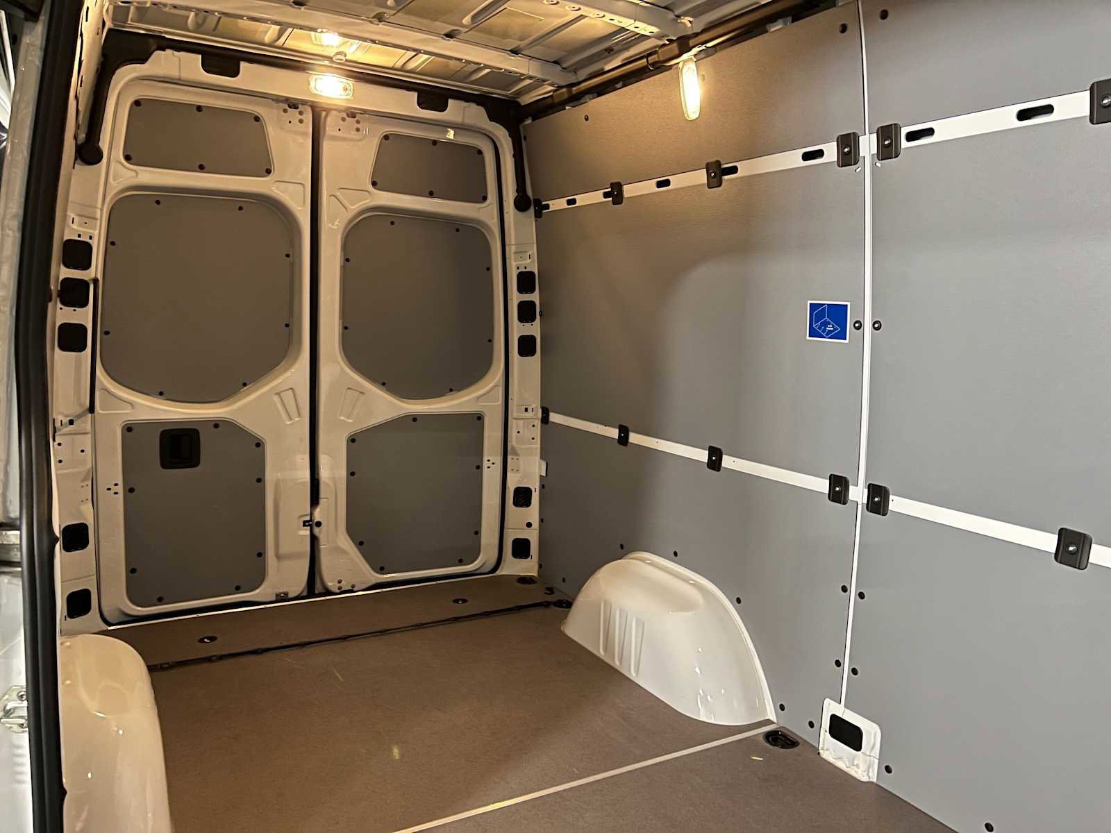 Used 2025 Mercedes-Benz Sprinter 2500 image 14