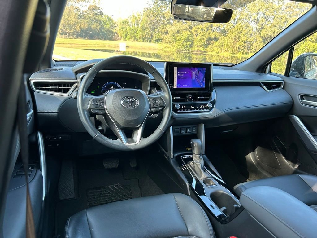 Used 2023 Toyota Corolla Cross XSE w/ Convenience Package image 11