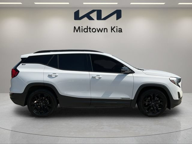 Used 2020 GMC Terrain SLT w/ Preferred Package FWD image 2