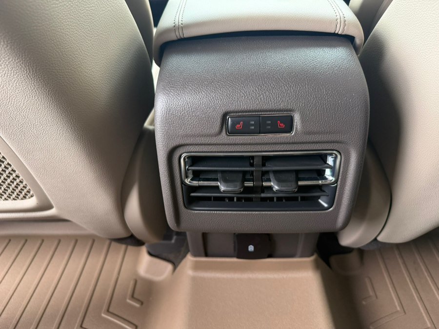Used 2020 Lincoln Corsair AWD w/ Premium Package image 26