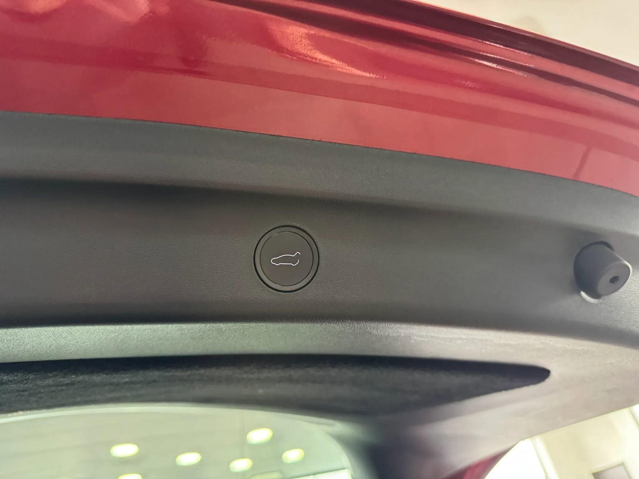 Used 2024 Tesla Model Y Long Range image 39