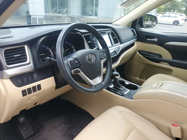 Used 2016 Toyota Highlander XLE AWD/4WD image 15