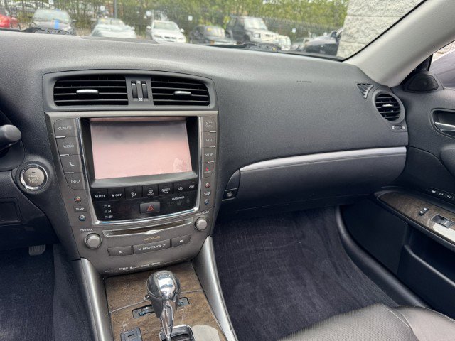 Used 2013 Lexus IS 250C w/ Luxury Pkg RWD image 24