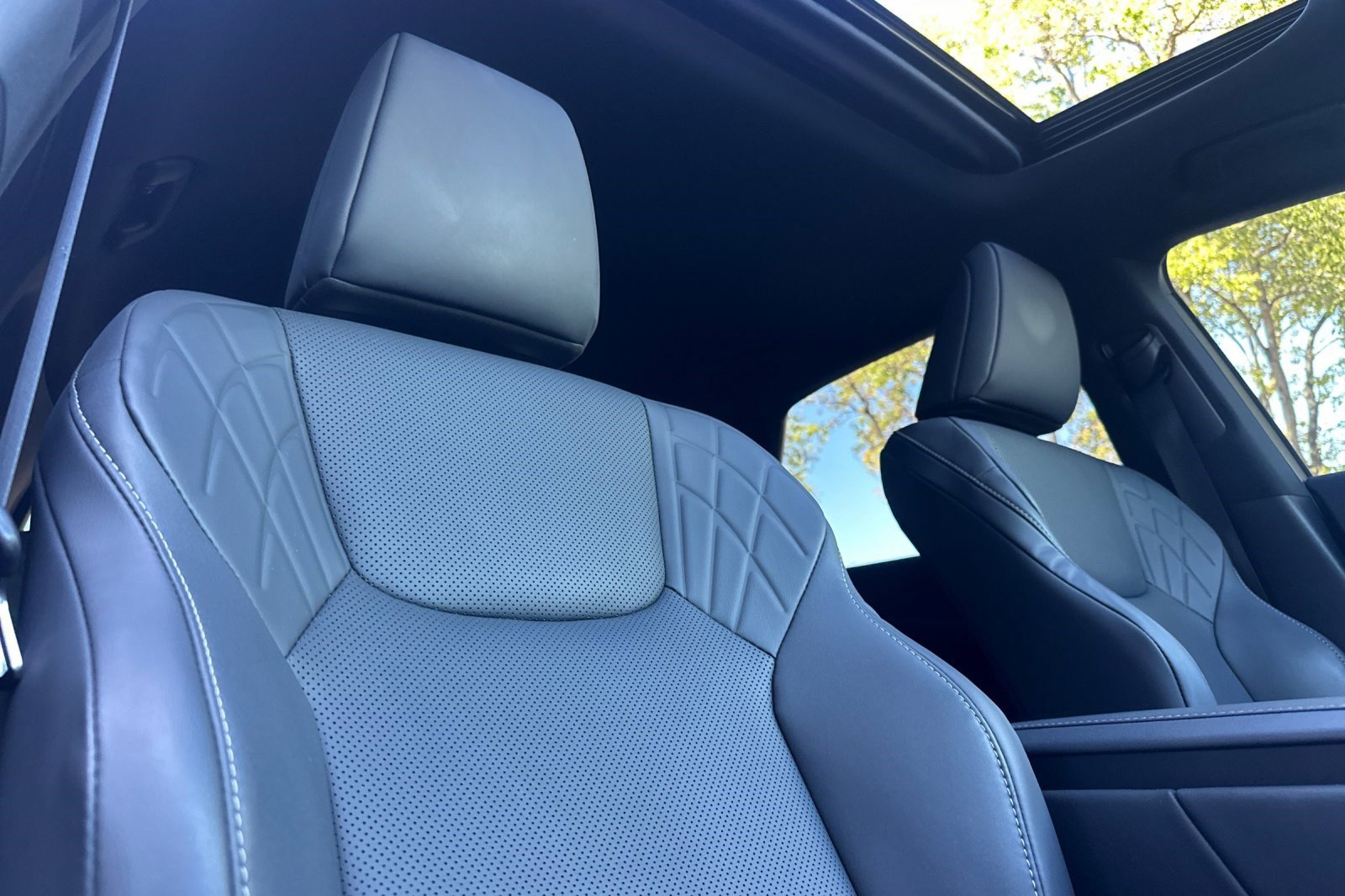 Certified 2025 Lexus RX 350 Premium w/ Accessory Package (Z1) image 21