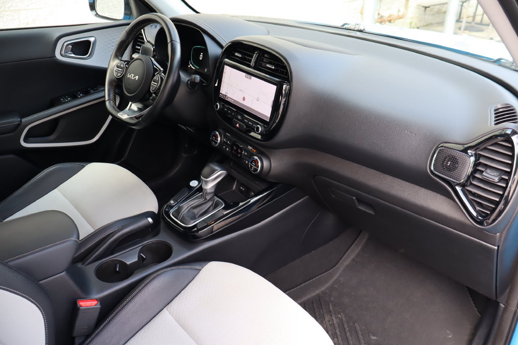 Used 2023 Kia Soul GT-Line FWD image 25