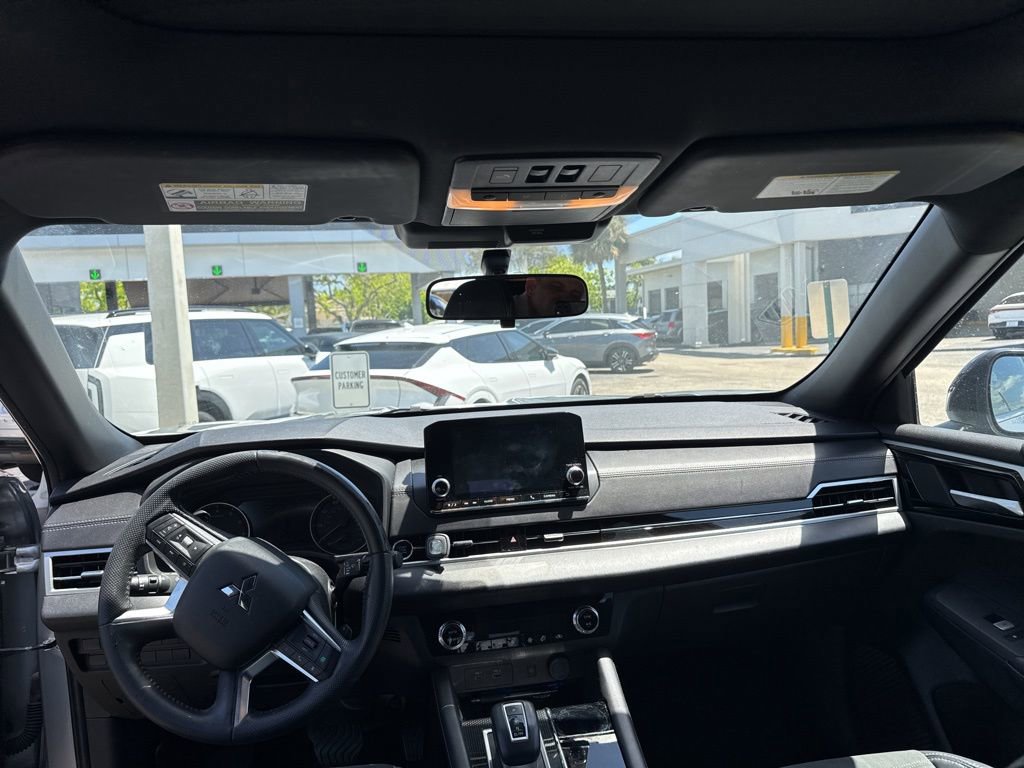 Used 2022 Mitsubishi Outlander SE image 14