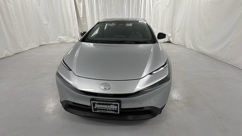 Used 2024 Toyota Prius LE image 8