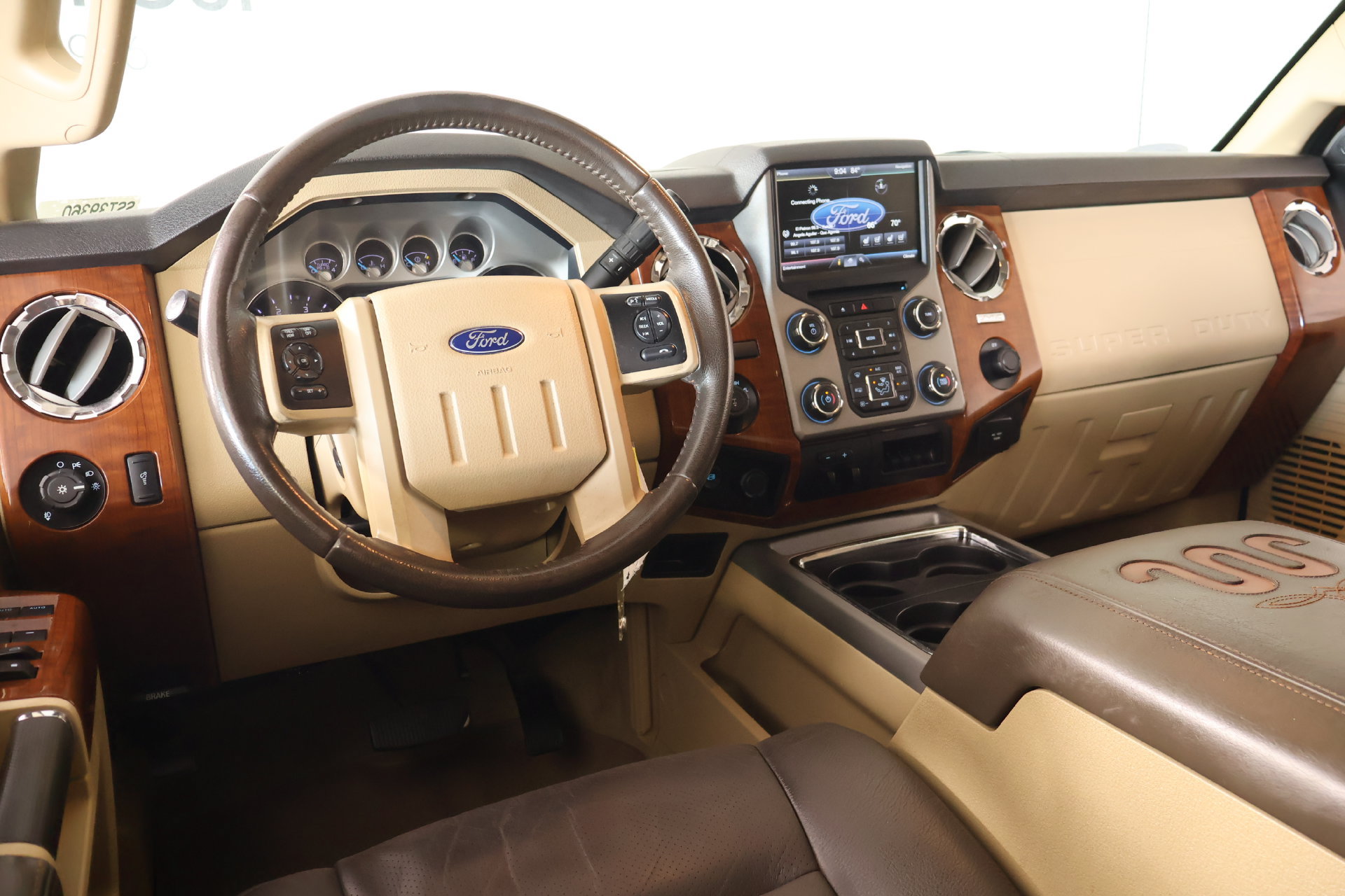 Used 2015 Ford F250 King Ranch w/ FX4 Off-Road Package AWD/4WD image 2