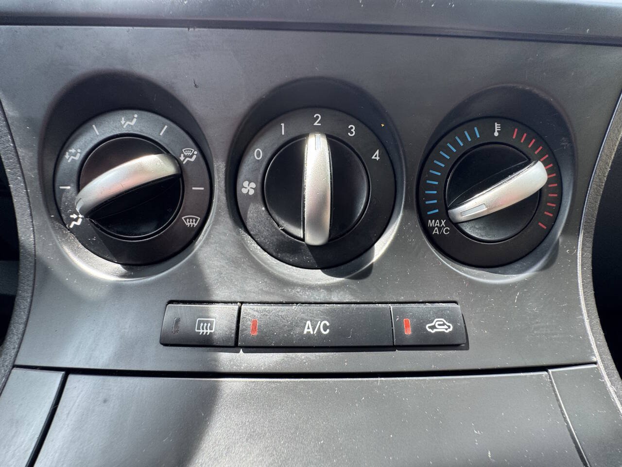 Used 2012 MAZDA MAZDA3 i Touring FWD image 24