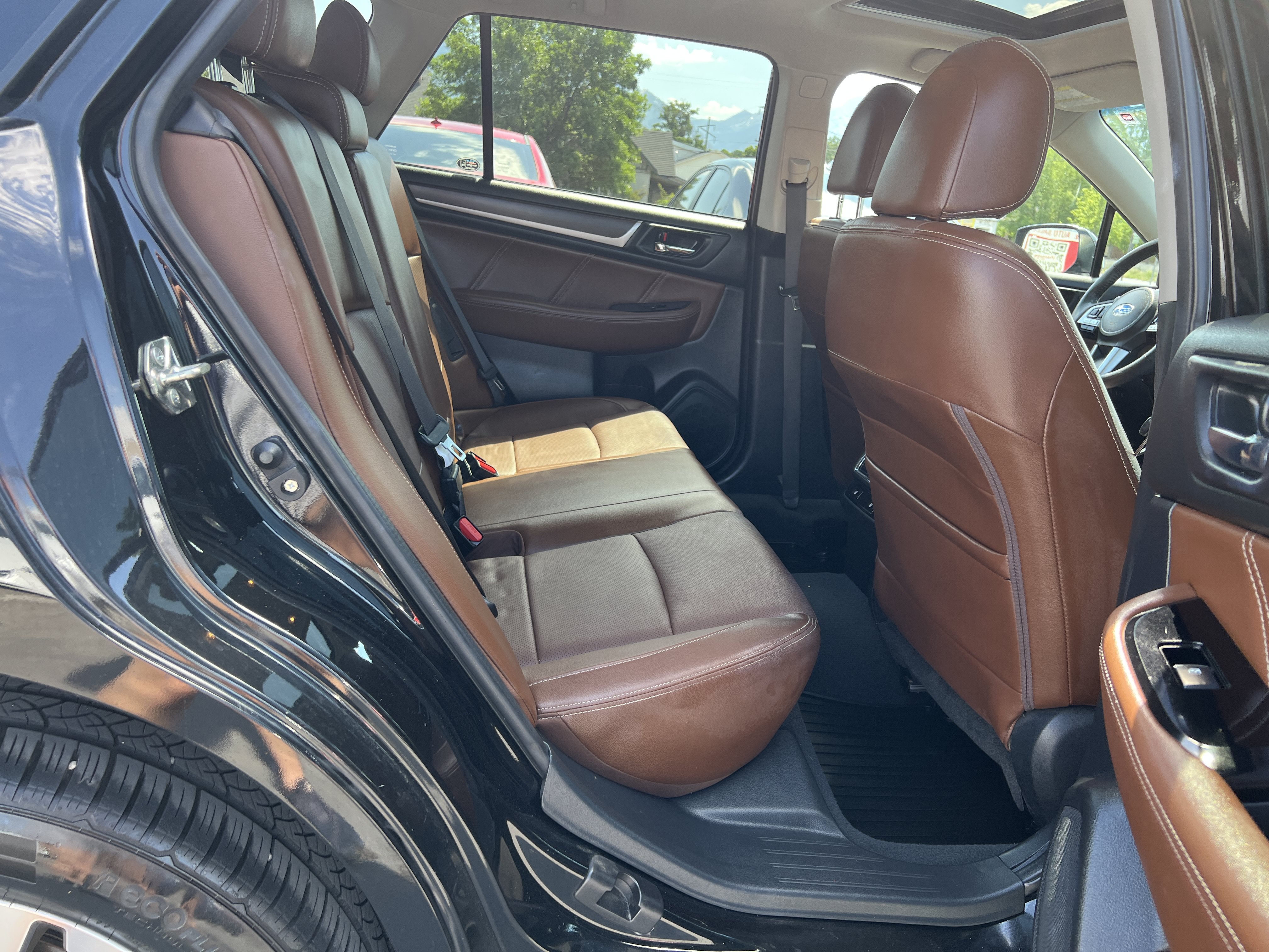 Used 2017 Subaru Outback 3.6R Touring w/ Popular Package #5A AWD/4WD image 12