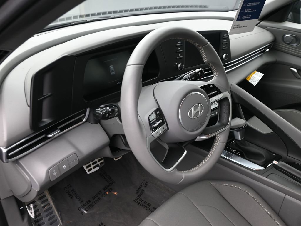 Certified 2025 Hyundai Elantra Sport image 27