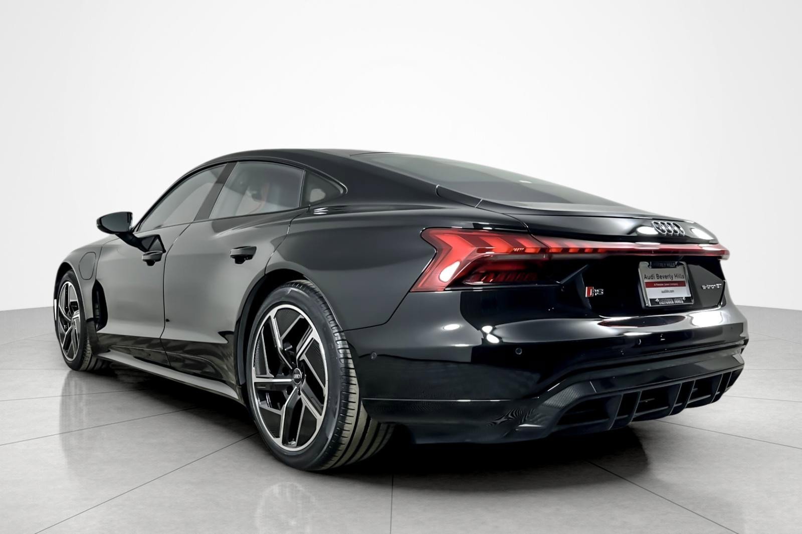 Certified 2024 Audi RS e-tron GT image 3