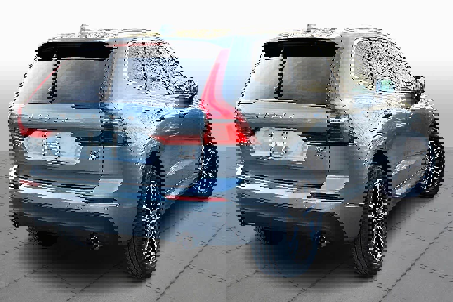 Used 2020 Volvo XC60 T6 Momentum image 13