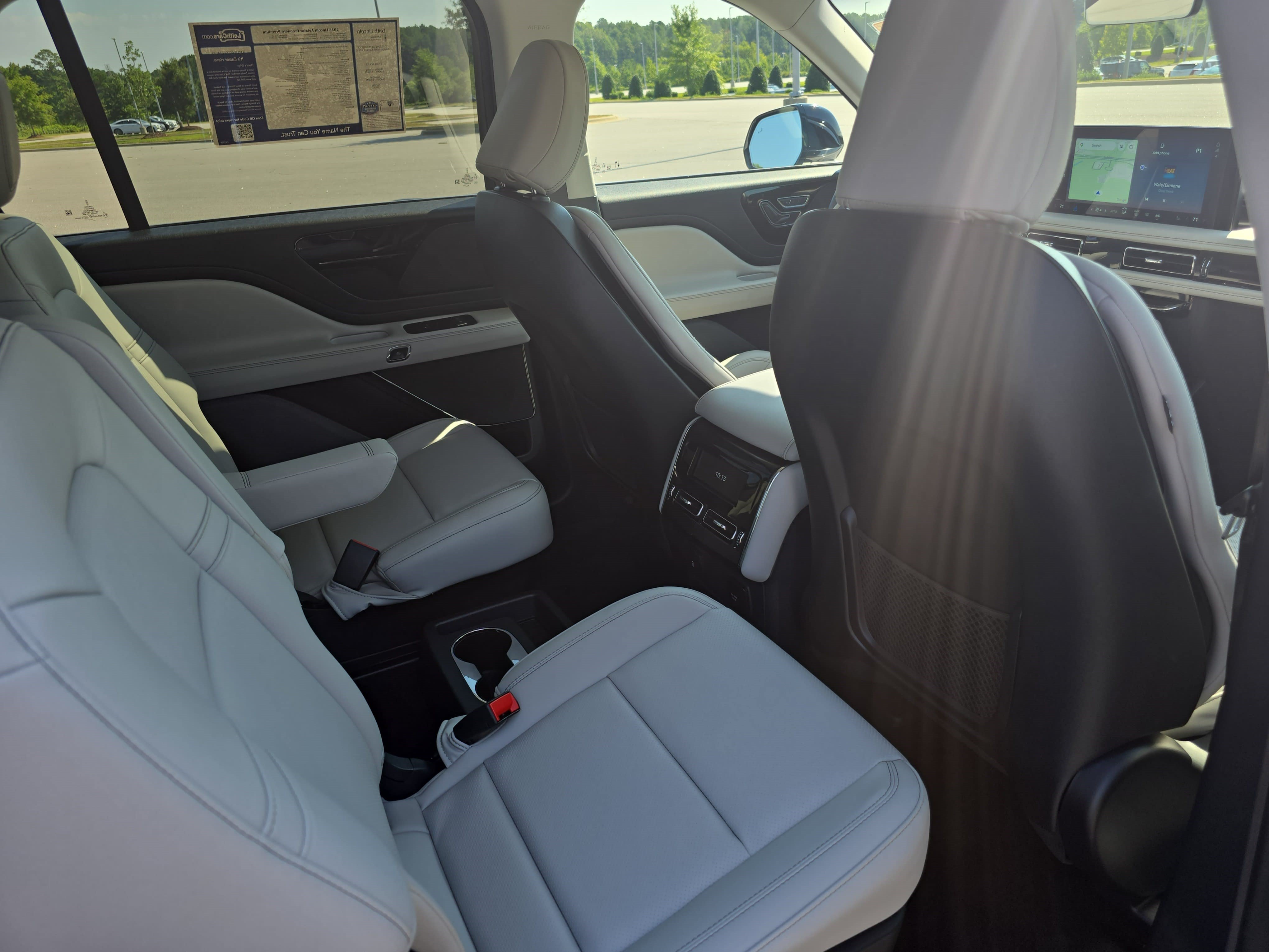 Used 2025 Lincoln Aviator 2WD image 11
