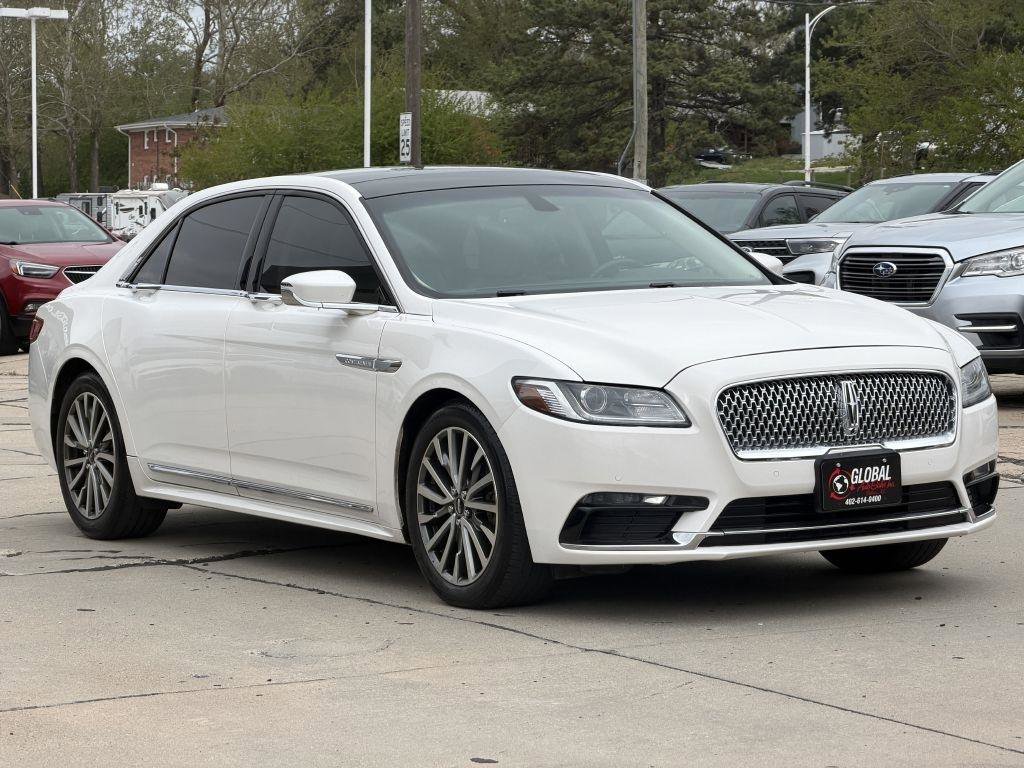 Used 2017 Lincoln Continental Select FWD image 2