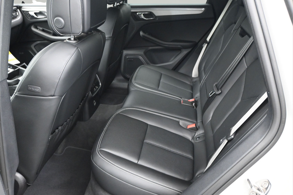 New 2026 Porsche Macan AWD/4WD image 7