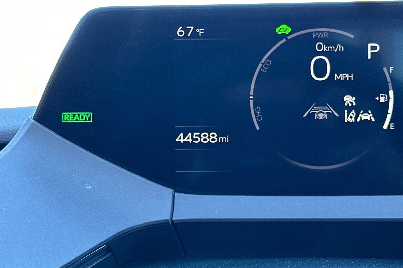 Used 2024 Toyota Prius LE image 30