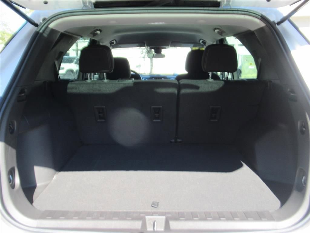 Used 2024 Chevrolet Equinox LS w/ Driver Confidence II Package image 28