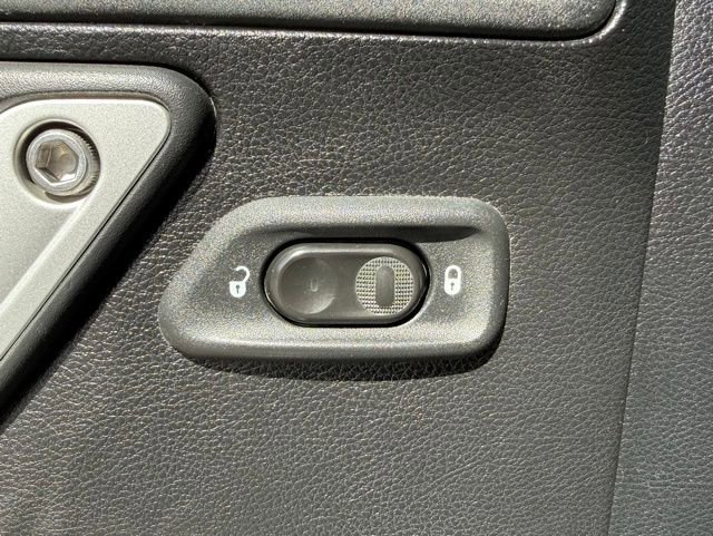 Used 2012 Jeep Wrangler Unlimited Sahara w/ Connectivity Group AWD/4WD image 19