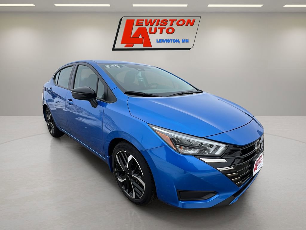 Used 2024 Nissan Versa SR image 14