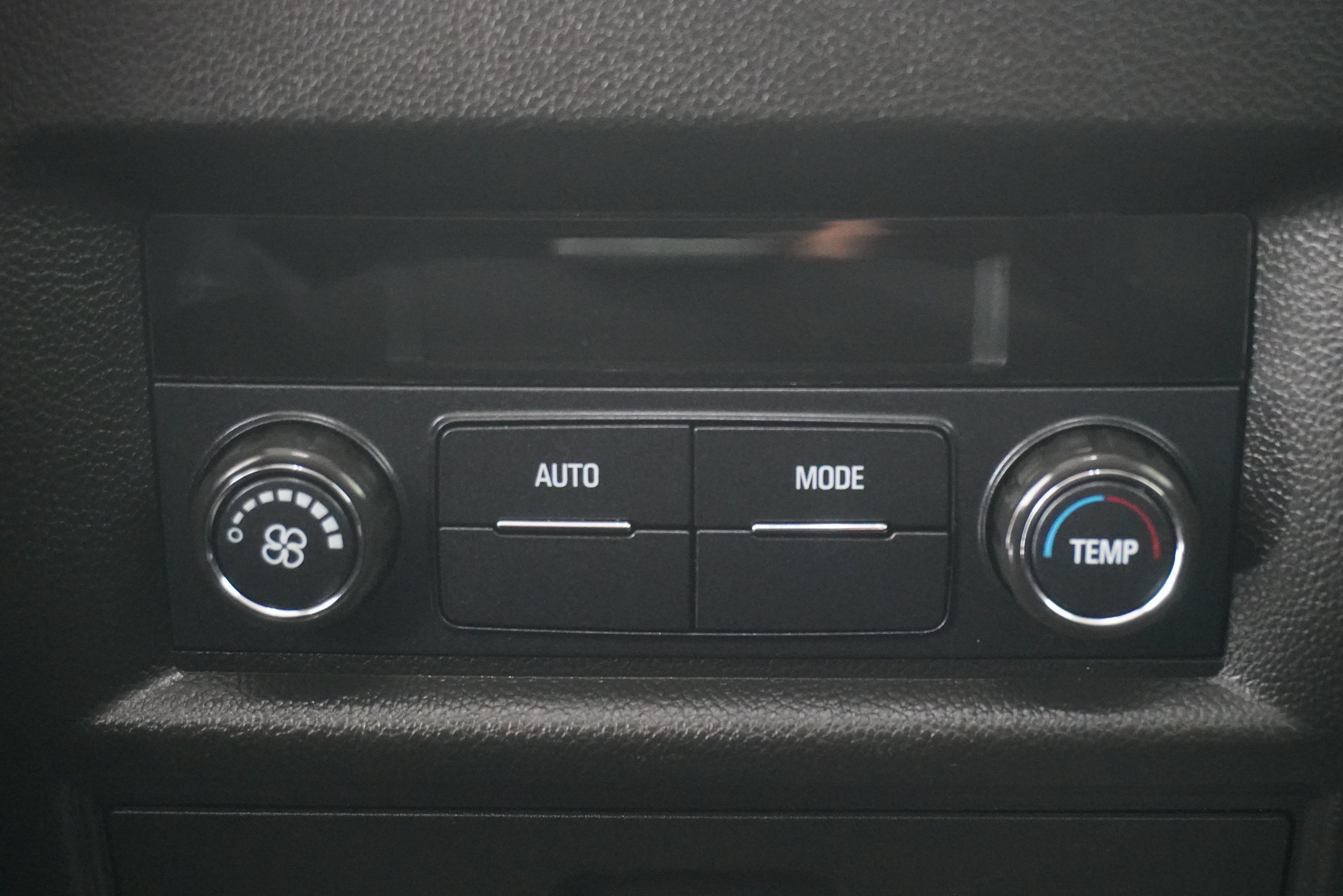 Used 2020 Chevrolet Traverse LT FWD image 15